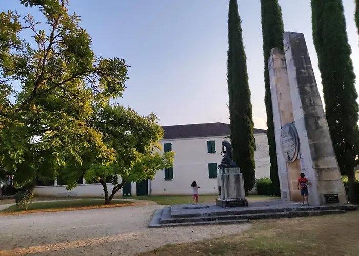 Ξενοδοχείο Restaurant La Promenade 2*