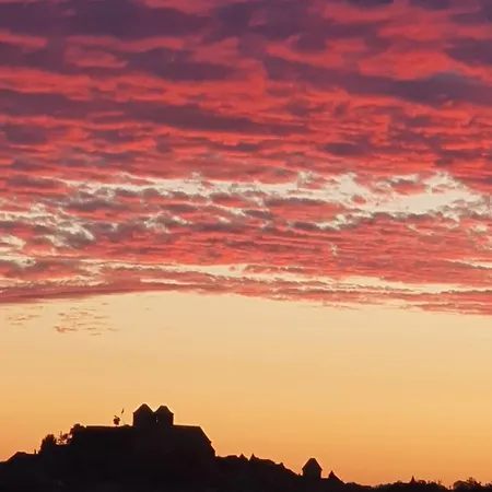 Отель Restaurant La Promenade Гурдон-ан-Керси